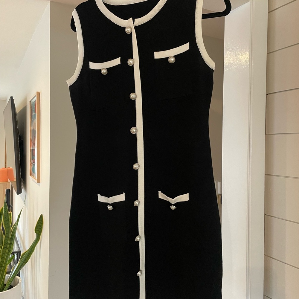 Classic Black & White Sleeveless sweater Dress